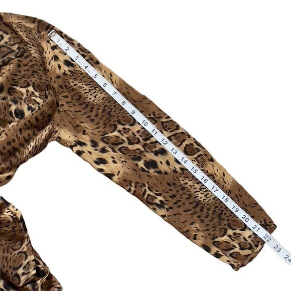 Chico’s Animal Print 💯% Silk Top Sz 1 (M) - Picture 11 of 15